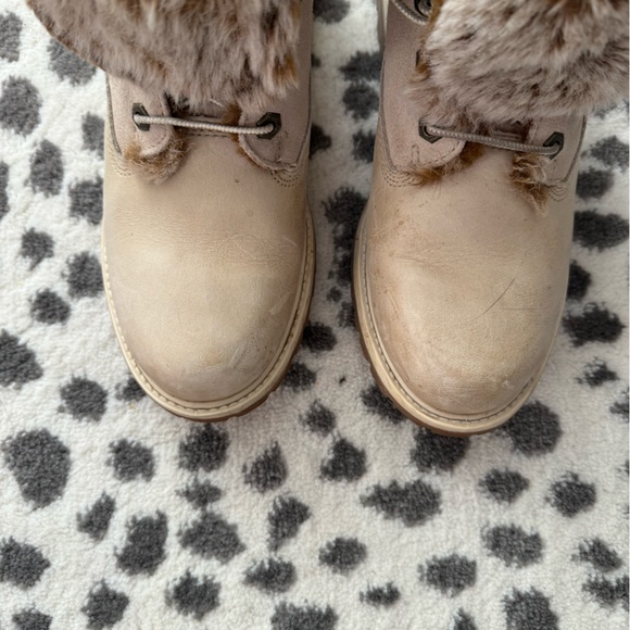 Women’s Timberland Fur Boots - Size 8 - Picture 4 of 8